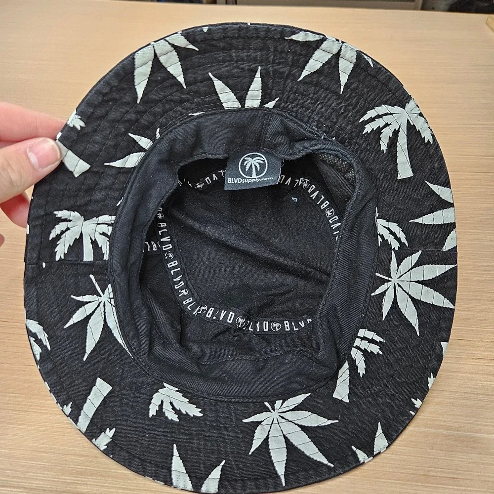 BLVD Supply Bucket Hat‎ Black White Leaf Print Cotton Unisex L/XL